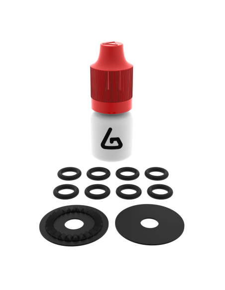 An oil flask and 8 oring and 1 smooth washer and 1 notched washer